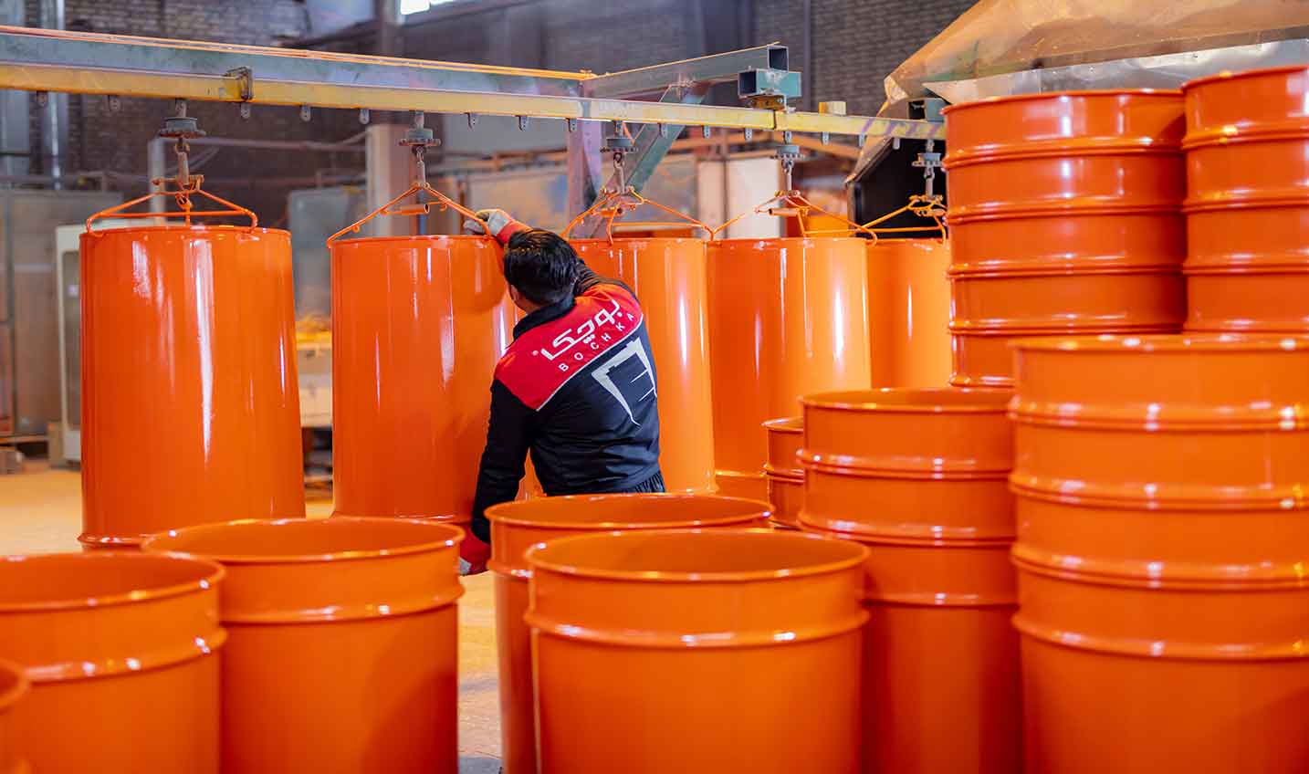 قسمت رنگ‌آمیزی خط تولید بشکه کونیکال مجموعه ی بوچکا